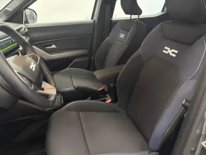 Photo 47 Dacia Duster  Hybrid 155