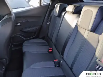 Photo 10 Peugeot 2008  PureTech 130 S&S EAT8