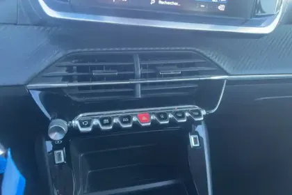 Photo 18 Peugeot 208  BlueHDi 100 S&S BVM6 2 Places