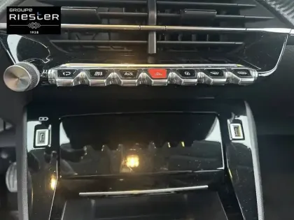 Photo 21 Peugeot 208  BlueHDi 100 S&S BVM6