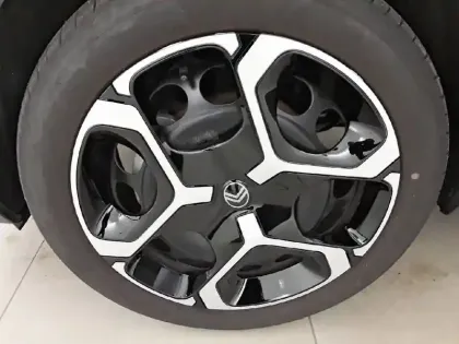 Photo 12 Citroën C3  Turbo 100 ch BVM6