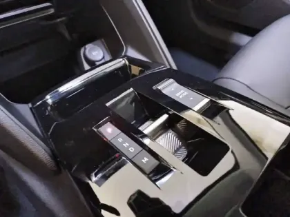 Photo 13 Citroën C4  Hybride 136 e-DCS6