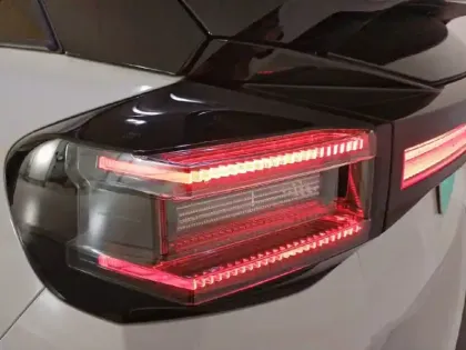 Photo 16 Citroën C4  Hybride 136 e-DCS6