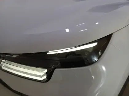 Photo 15 Citroën C4  Hybride 136 e-DCS6