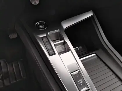 Photo 55 Peugeot 308  SW BlueHDi 130ch S&S EAT8