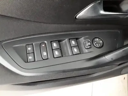 Photo 60 Peugeot 308  SW BlueHDi 130ch S&S EAT8