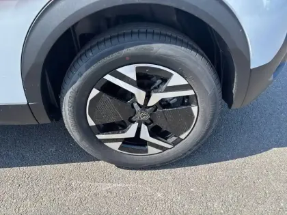 Photo 48 Peugeot 2008  Hybrid 145 e-DCS6