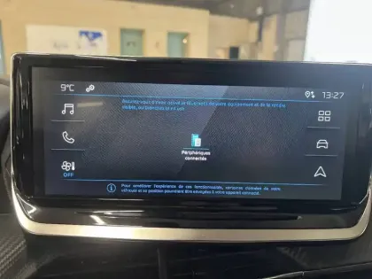 Photo 31 Peugeot 2008  PureTech 100 S&S BVM6