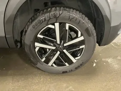 Photo 29 Peugeot 2008  PureTech 100 S&S BVM6