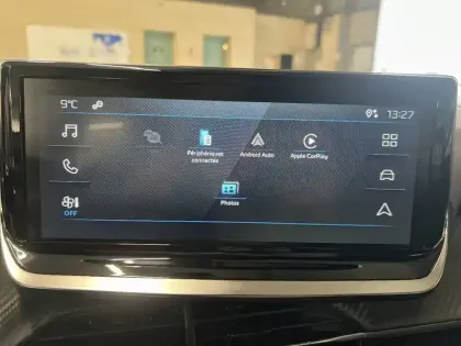 Photo 33 Peugeot 2008  PureTech 100 S&S BVM6