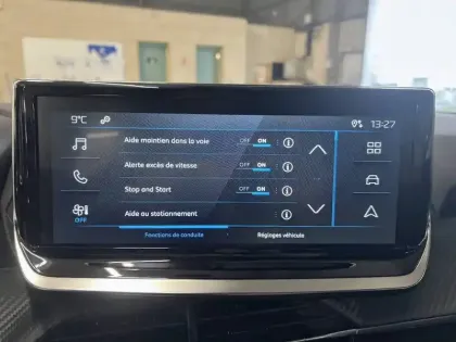 Photo 34 Peugeot 2008  PureTech 100 S&S BVM6