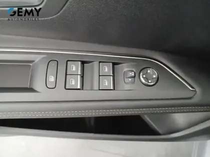 Photo 11 Peugeot 3008  Hybrid 225 e-EAT8
