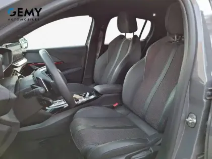 Photo 24 Peugeot 208  Hybrid 136 e-DCS6