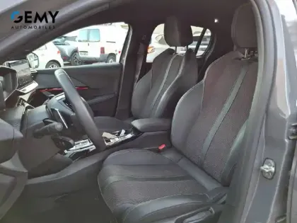 Photo 8 Peugeot 208  Hybrid 136 e-DCS6