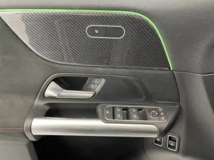 Photo 26 Mercedes GLA  250 e 8G-DCT