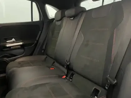 Photo 15 Mercedes GLA  250 e 8G-DCT