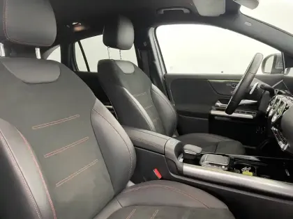 Photo 27 Mercedes GLA  250 e 8G-DCT