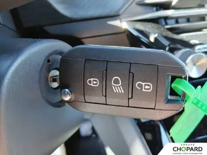 Photo 7 Peugeot 2008  Hybrid 145 e-DCS6