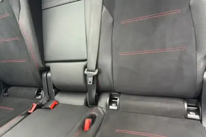 Photo 26 Mercedes GLB  200 d 8G-DCT