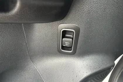 Photo 19 Mercedes GLB  200 d 8G-DCT