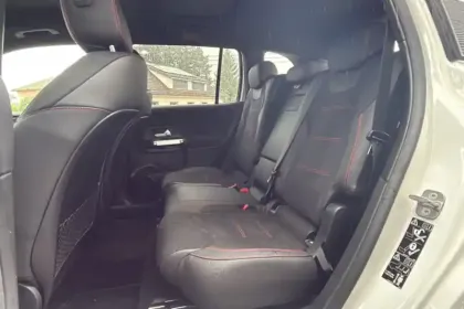 Photo 10 Mercedes GLB  200 d 8G-DCT