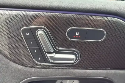 Photo 18 Mercedes GLB  200 d 8G-DCT