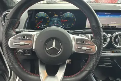 Photo 17 Mercedes GLB  200 d 8G-DCT