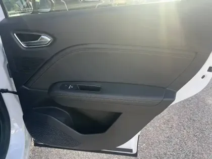 Photo 22 Renault Captur  TCe 140 EDC FAP - 21