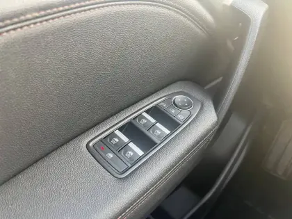 Photo 37 Renault Captur  TCe 140 EDC FAP - 21