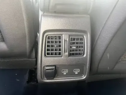 Photo 28 Renault Captur  TCe 140 EDC FAP - 21