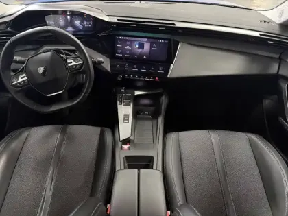 Photo 11 Peugeot 308  PureTech 130ch S&S EAT8