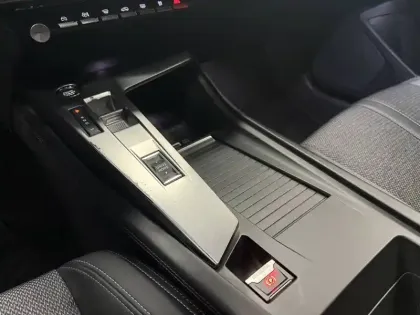 Photo 76 Peugeot 308 Gén. III Ph1 Allure Pack 5