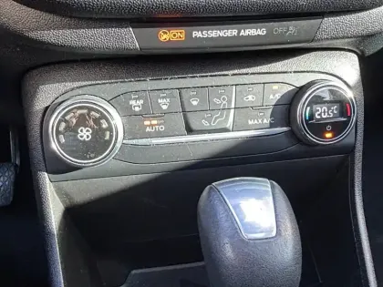 Photo 27 Ford Fiesta Gén. V Ph1 Base 5