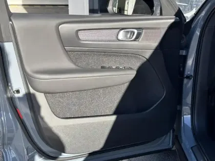 Photo 11 Volvo Xc40  D3 AdBlue 150 ch Geartronic 8