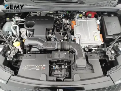 Photo 58 Renault Captur  E-Tech full hybrid 145 ch