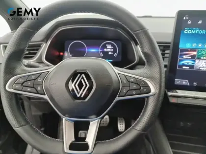 Photo 12 Renault Captur  E-Tech full hybrid 145 ch