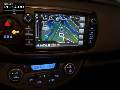 Photo 17 Toyota Yaris  110 VVT-i