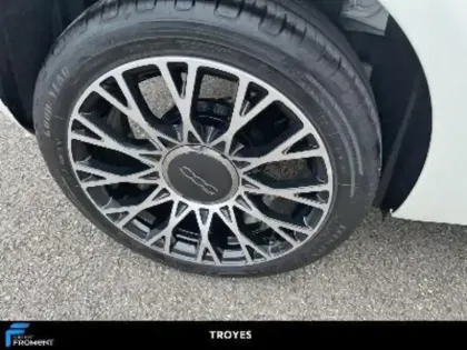 Photo 10 Fiat 500 C 1.0 70 ch Hybride BSG S/S Dolcevita Special Edition