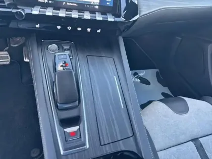 Photo 23 Peugeot 508  Hybrid 225 e-EAT8 GT