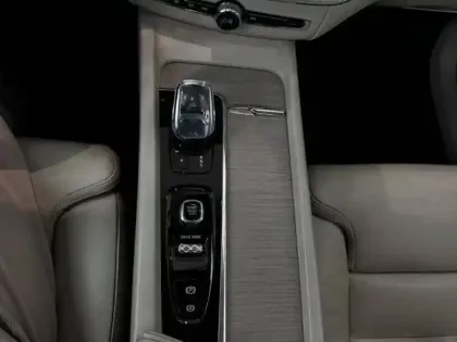 Photo 20 Volvo Xc60  T6 Recharge AWD 253 ch + 87 ch Geartronic 8 Inscription Luxe