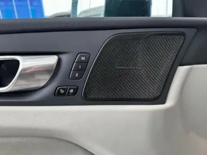 Photo 10 Volvo Xc60  T6 Recharge AWD 253 ch + 87 ch Geartronic 8 Inscription Luxe