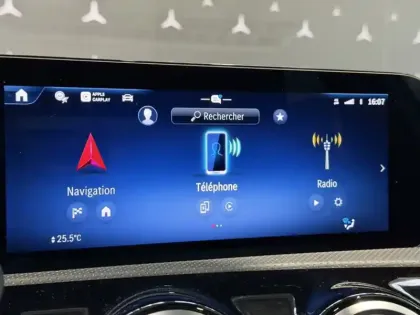 Photo 17 Mercedes Classe A 200 d AMG Line