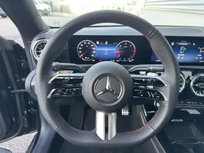 Photo 21 Mercedes CLA  200 d Coupé AMG Line