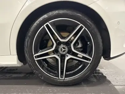 Photo 8 Mercedes Classe A 200 AMG Line