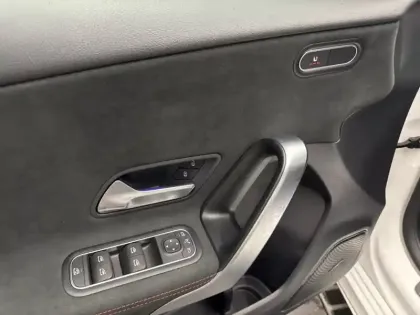 Photo 14 Mercedes Classe A 200 AMG Line