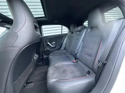 Photo 14 Mercedes Classe A 180 d AMG Line