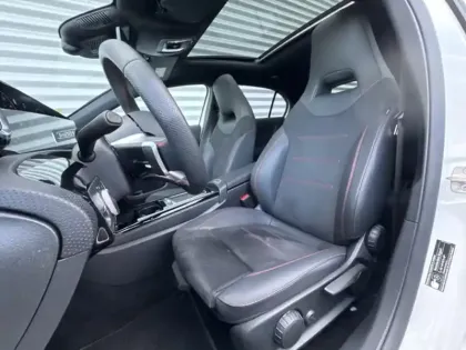 Photo 17 Mercedes Classe A 180 d AMG Line