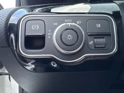 Photo 19 Mercedes Classe A 180 d AMG Line