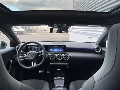 Photo 10 Mercedes Classe A 180 d AMG Line