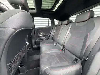 Photo 18 Mercedes GLA 200 d AMG Line